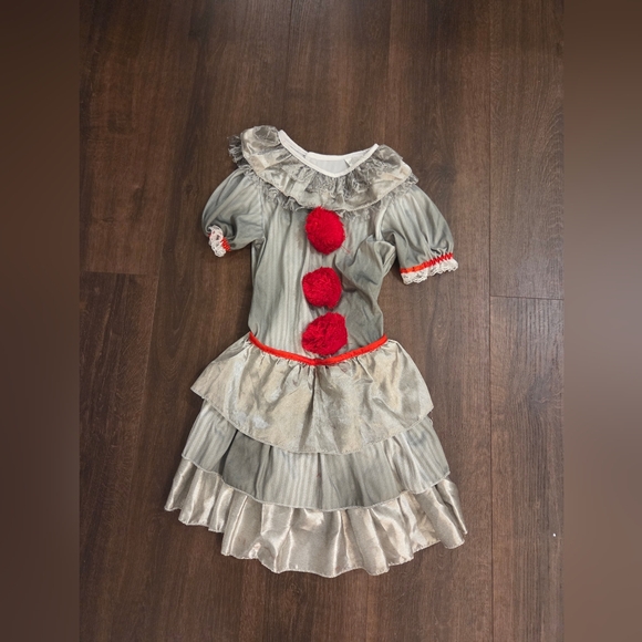 Girls Pennywise Size 7/8  Costume - Picture 1 of 3